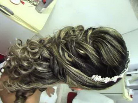 penteados-para-noivas-com-tranas-e-cachos-70_15 Penteados para noivas com tranças e cachos