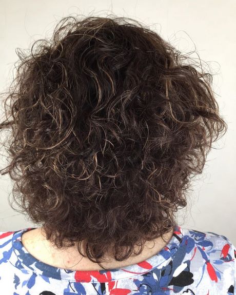 cortes-de-cabelo-curto-ondulado-feminino-2022-32_6 Cortes de cabelo curto ondulado feminino 2022