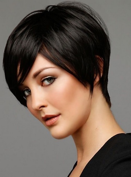 Modelo de corte de cabelo feminino curto