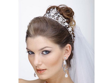 penteados-para-noivas-com-vu-e-tiara-63 Penteados para noivas com véu e tiara