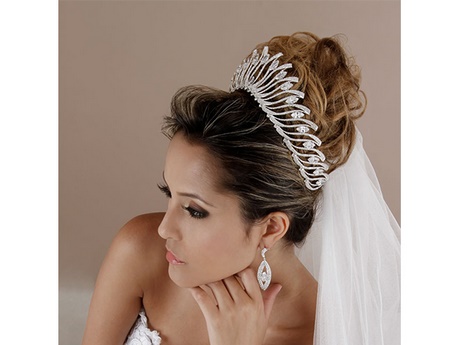 penteados-para-noivas-com-vu-e-tiara-63_4 Penteados para noivas com véu e tiara