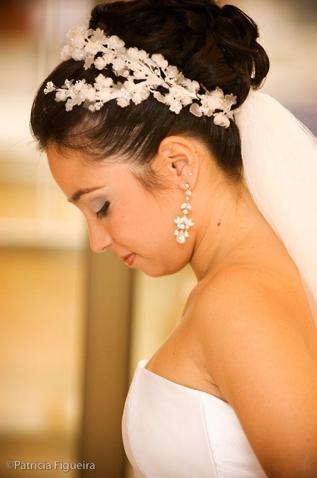 penteados-para-noivas-com-vu-e-tiara-63_5 Penteados para noivas com véu e tiara