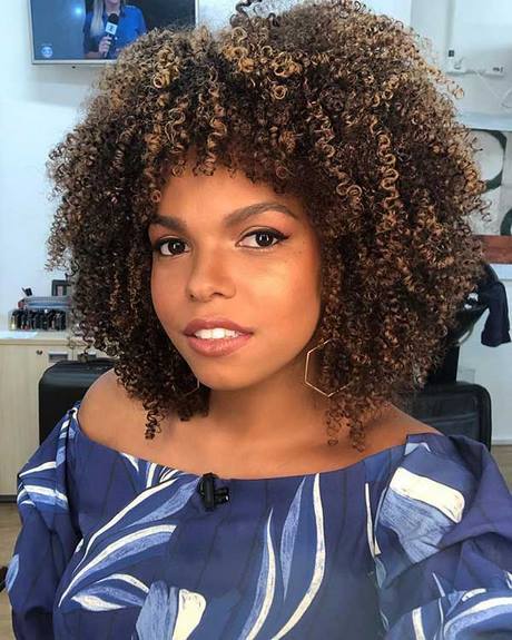 corte-de-cabelo-afros-feminino-2021-14_18 Corte de cabelo afros feminino 2021
