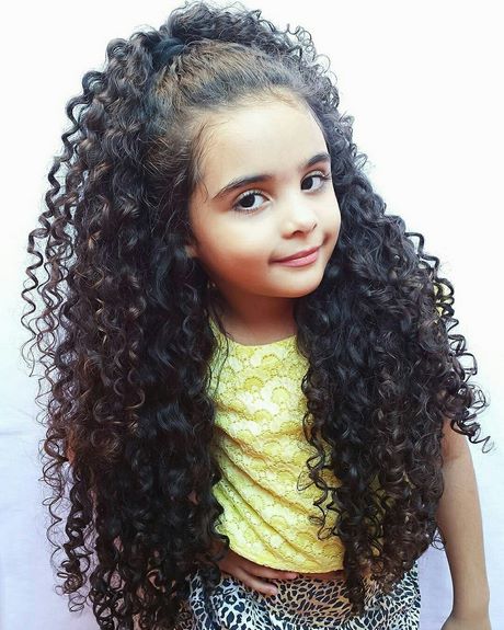 penteado-de-princesa-infantil-cabelo-cacheado-63 Penteado de princesa infantil cabelo cacheado