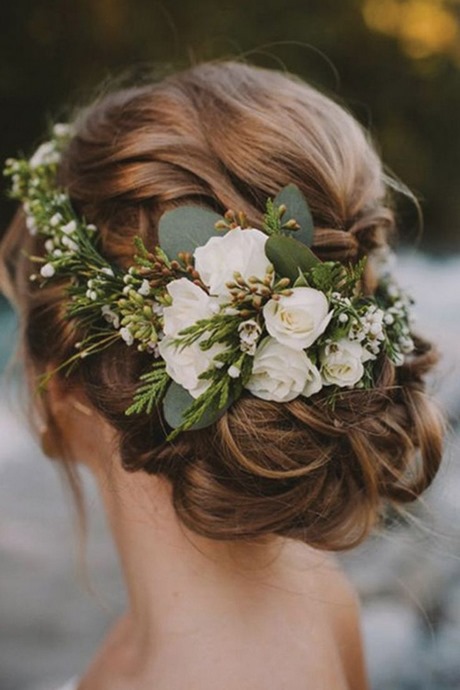 penteados-com-tiara-de-flores-para-cabelos-cacheados-98_14 Penteados com tiara de flores para cabelos cacheados