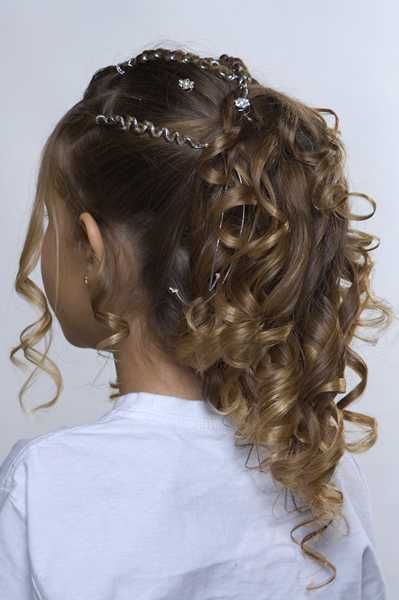 penteados-para-formatura-infantil-cabelos-cacheados-26 Penteados para formatura infantil cabelos cacheados
