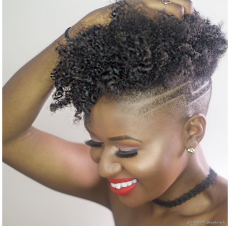 Corte de cabelo afros feminino