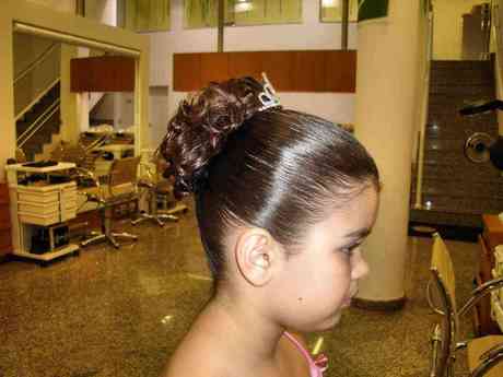 modelo-de-penteado-para-formatura-infantil-75_15 Modelo de penteado para formatura infantil