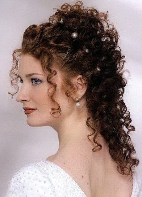 penteados-para-casamentos-cabelos-cacheados-95_17 Penteados para casamentos cabelos cacheados