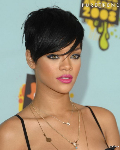 Rihanna cabelo curto