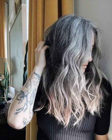 cabelos-grisalhos-femininos-2023-29_14-7 Cabelos grisalhos femininos 2023