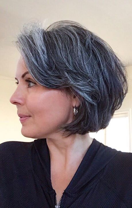 cabelos-grisalhos-curtos-femininos-2020-75 Cabelos grisalhos curtos femininos 2020