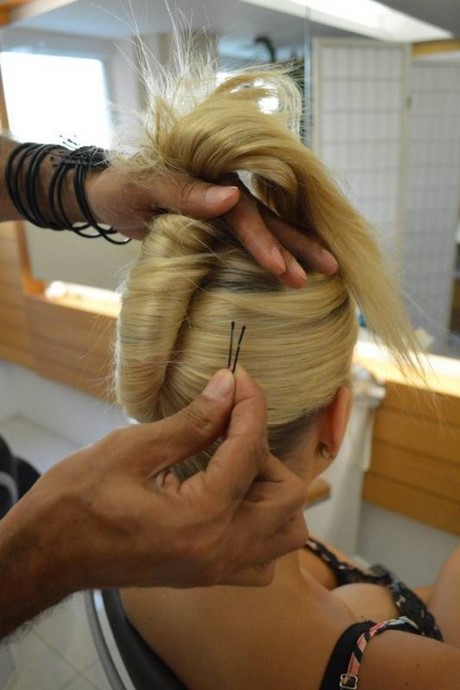 como-fazer-o-penteado-da-cinderela-26_11 Como fazer o penteado da cinderela