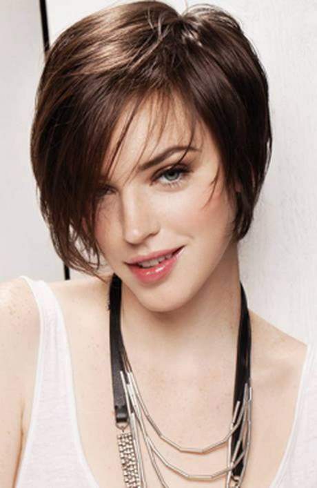 corte-de-cabelo-feminino-curto-com-franja-longa-81_15 Corte de cabelo feminino curto com franja longa