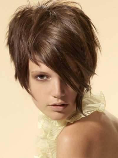 corte-de-cabelo-feminino-curto-com-franja-longa-81_18 Corte de cabelo feminino curto com franja longa