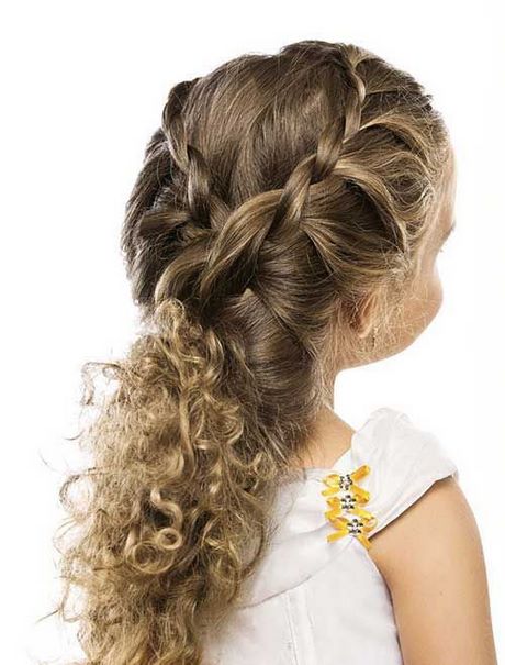 penteados-para-cabelos-cacheados-para-criancas-40_8 Penteados para cabelos cacheados para crianças