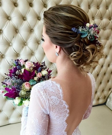 penteados-para-cada-tipo-de-vestido-de-noiva-12_12 Penteados para cada tipo de vestido de noiva