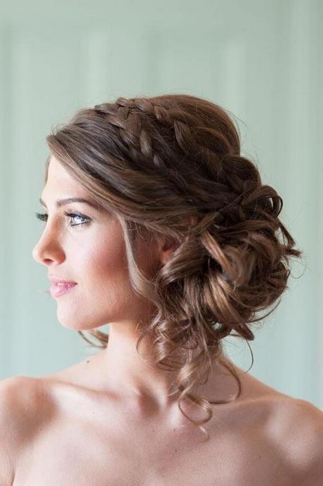penteados-para-cada-tipo-de-vestido-de-noiva-12_19 Penteados para cada tipo de vestido de noiva